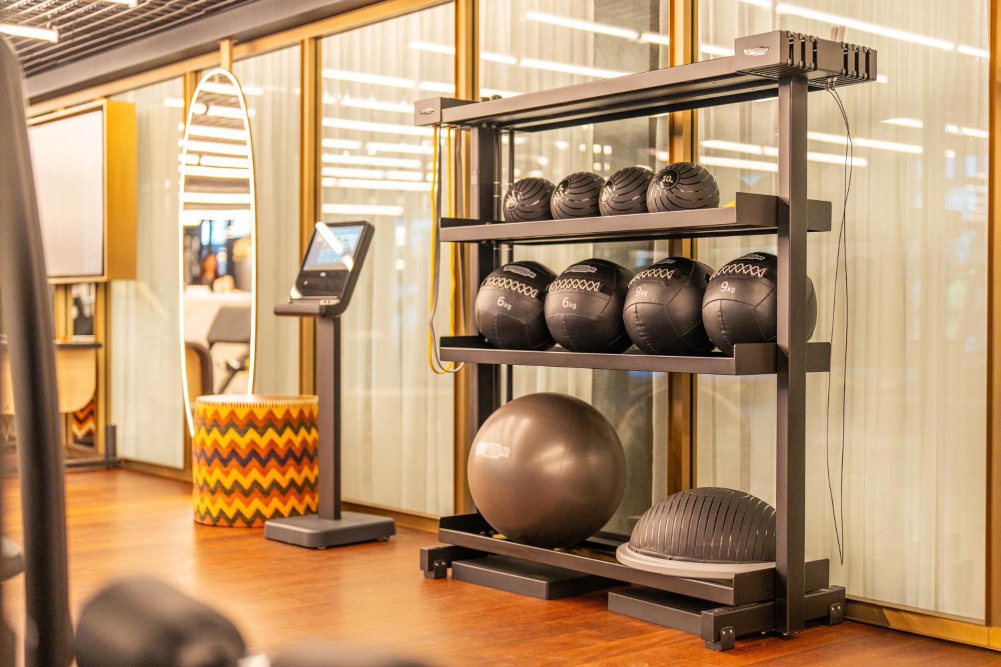 Отель Rosewood Сан-Пауло Экстерьер фото The gym at the hotel